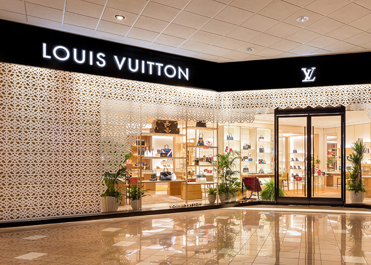 Louis Vuitton At Saks New Orleans In New Orleans , La