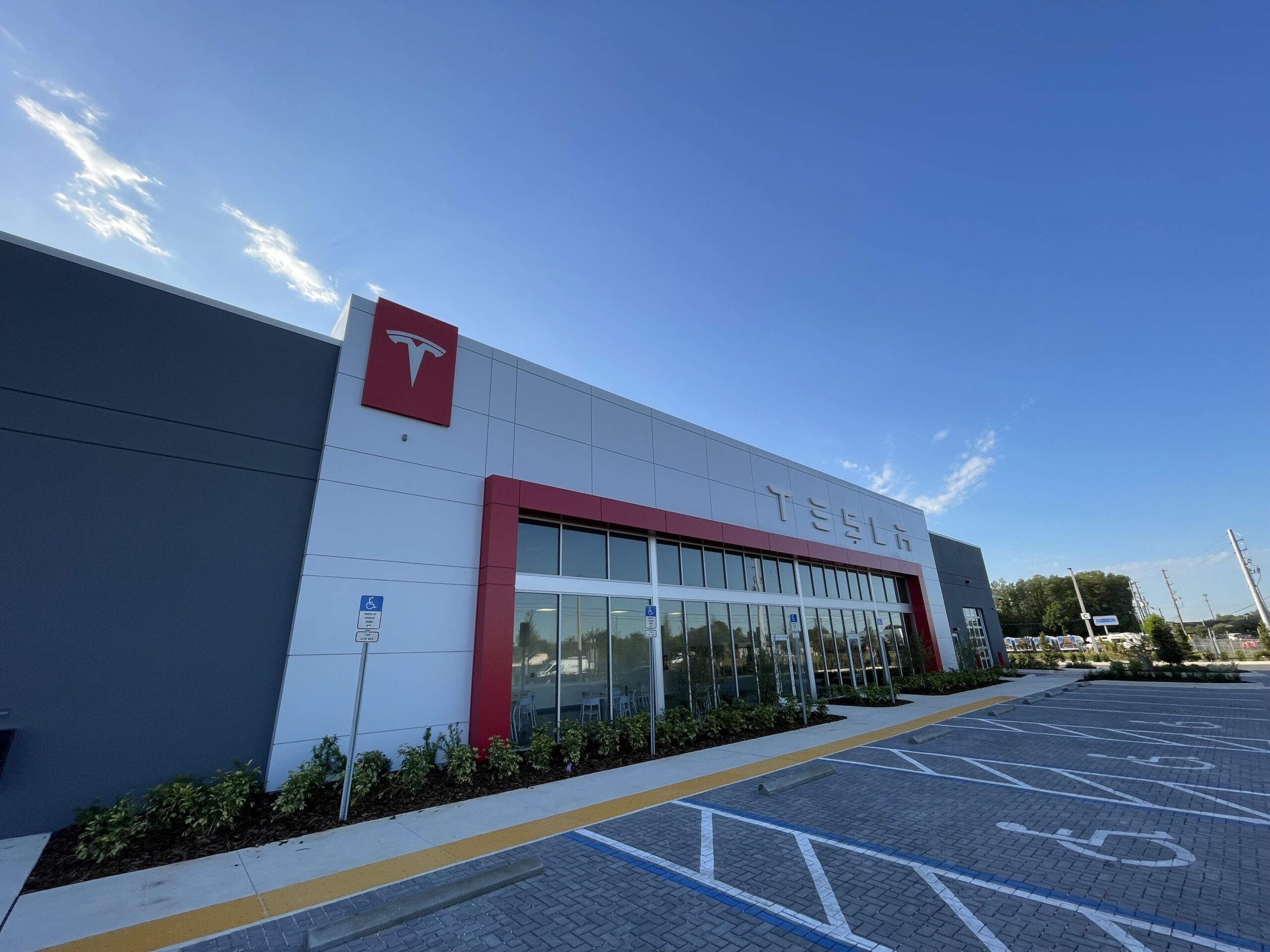 Read more about the article Tesla Sales & Service Center – Orange Blossom Trail