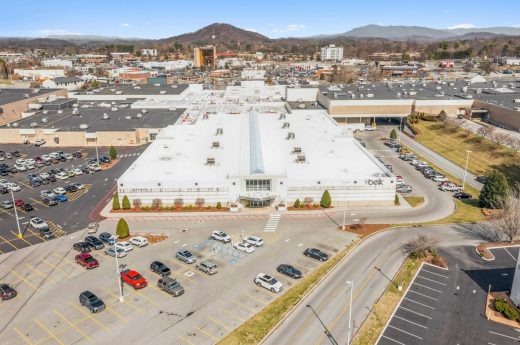 33124 - 2011 N Roan St Johnson City TN-14 copy 2